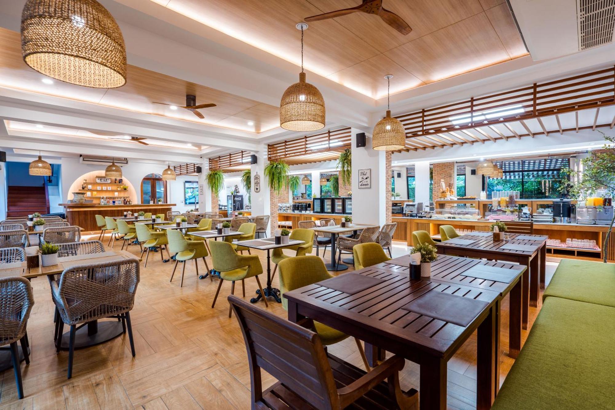 Ayrest Hua Hin Hotel Екстер'єр фото