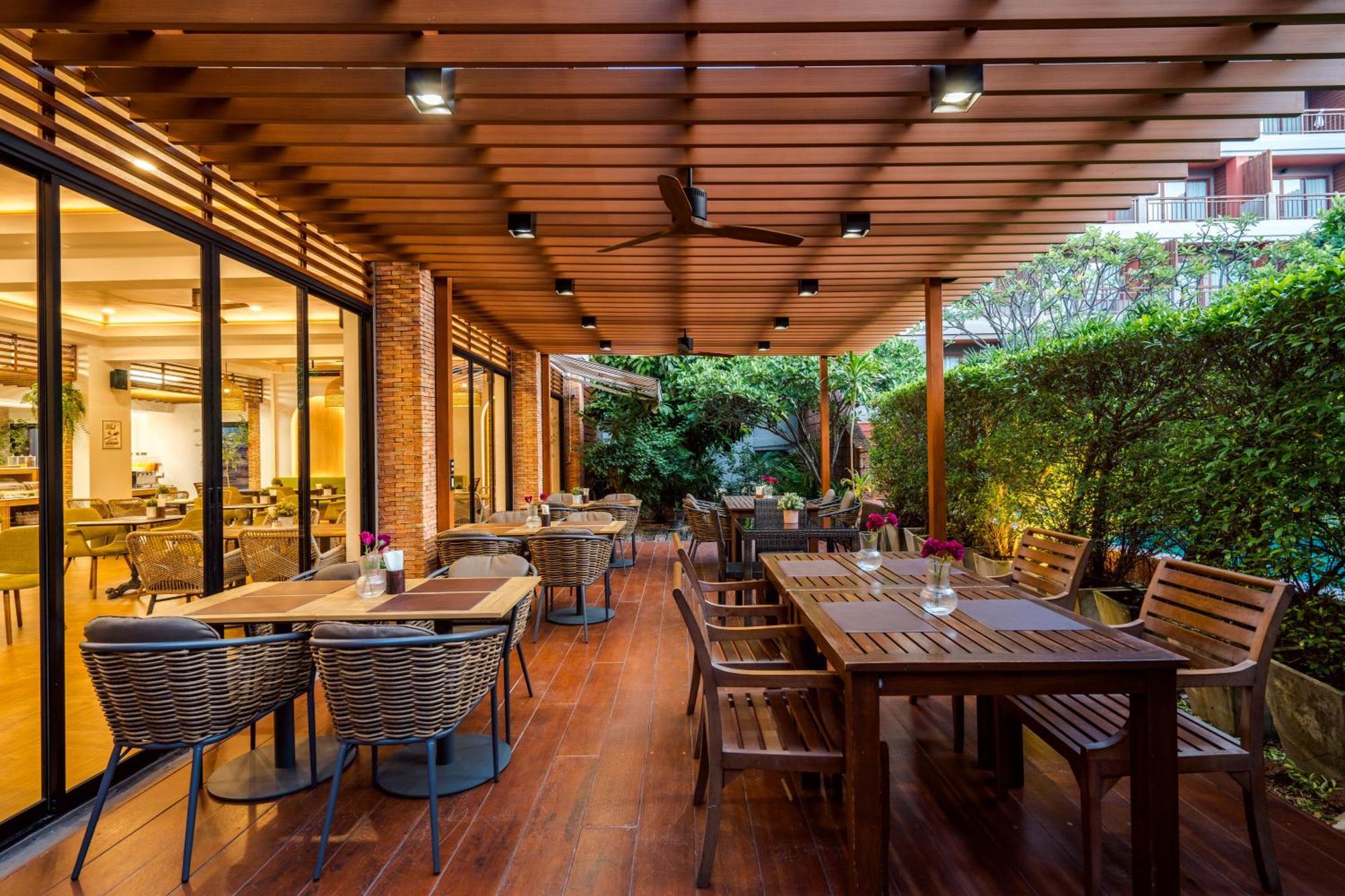 Ayrest Hua Hin Hotel Екстер'єр фото