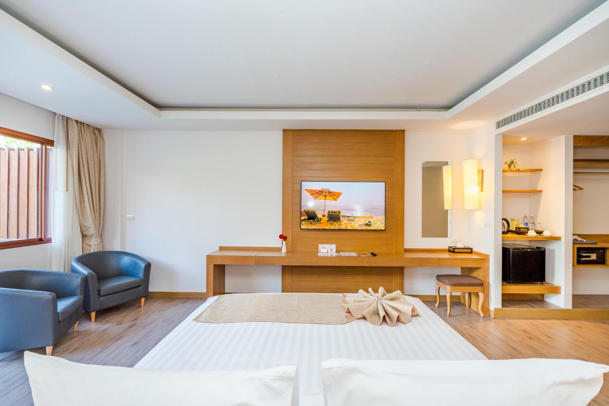 Ayrest Hua Hin Hotel Екстер'єр фото