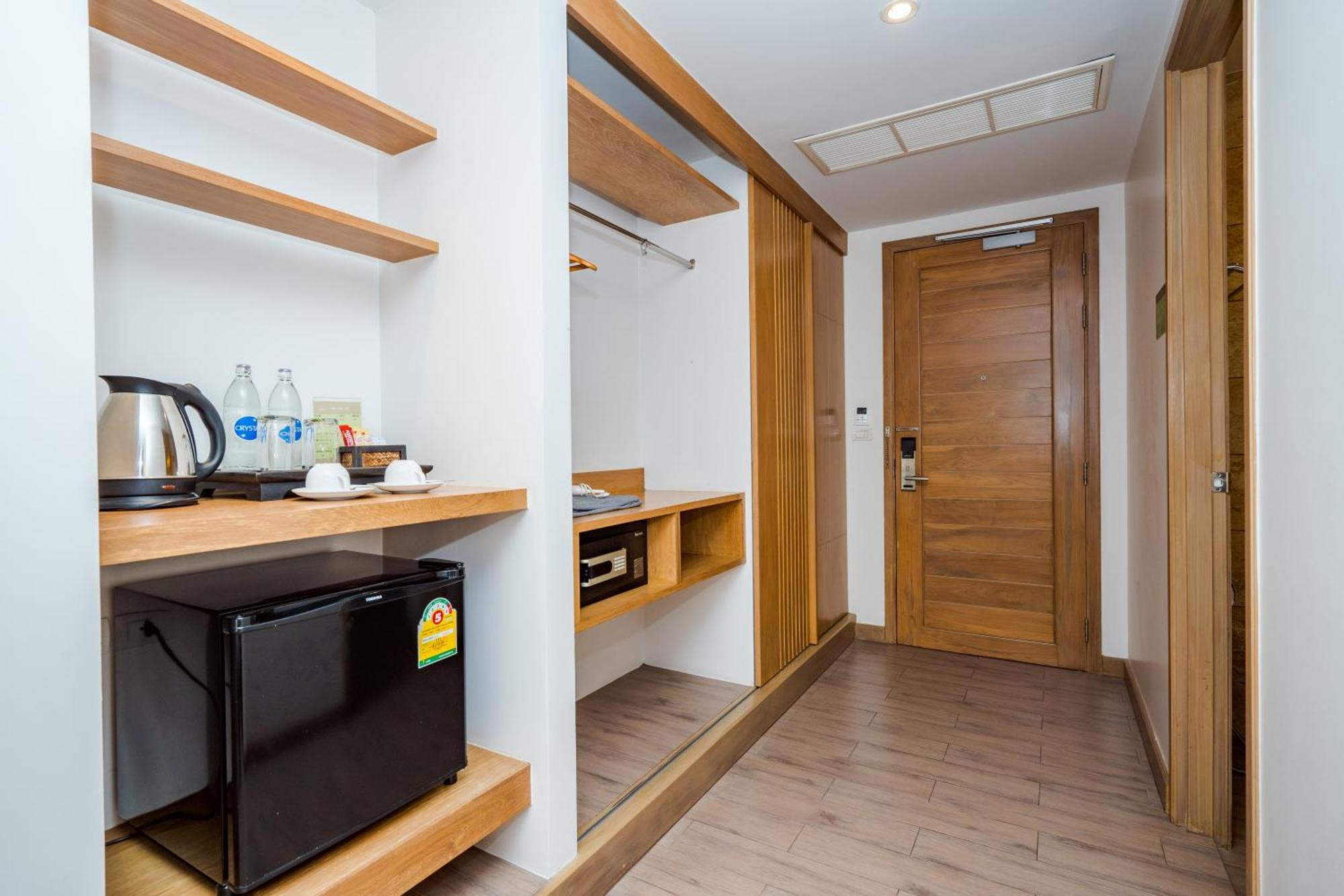 Ayrest Hua Hin Hotel Екстер'єр фото