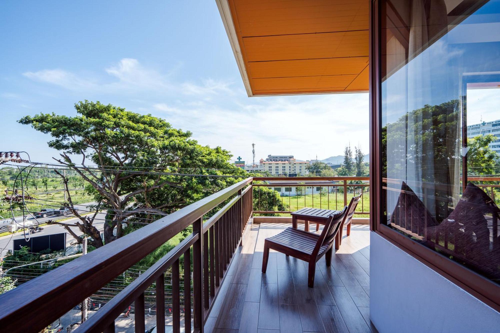 Ayrest Hua Hin Hotel Екстер'єр фото