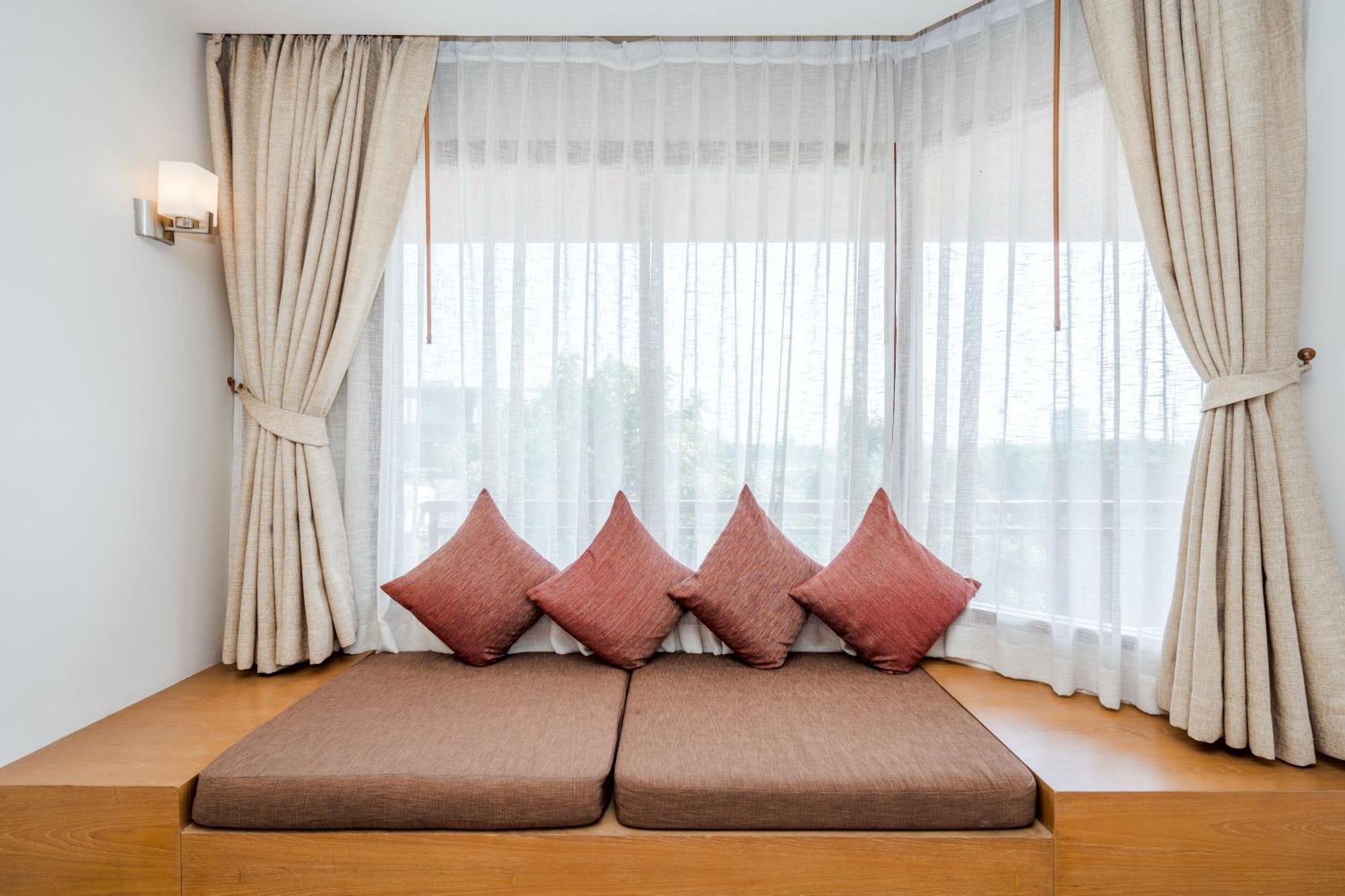 Ayrest Hua Hin Hotel Екстер'єр фото