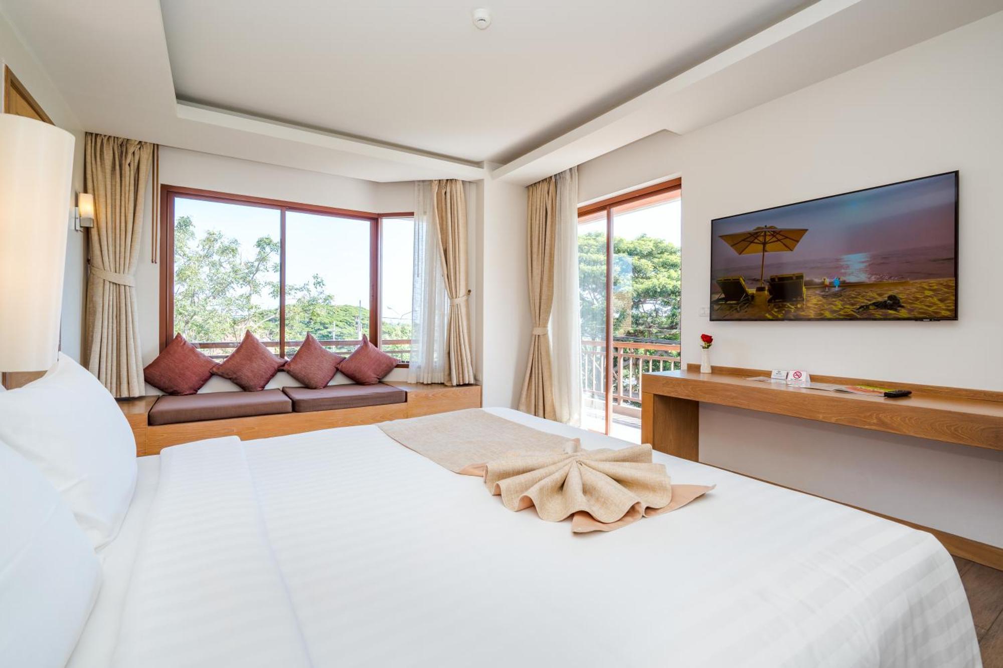Ayrest Hua Hin Hotel Екстер'єр фото