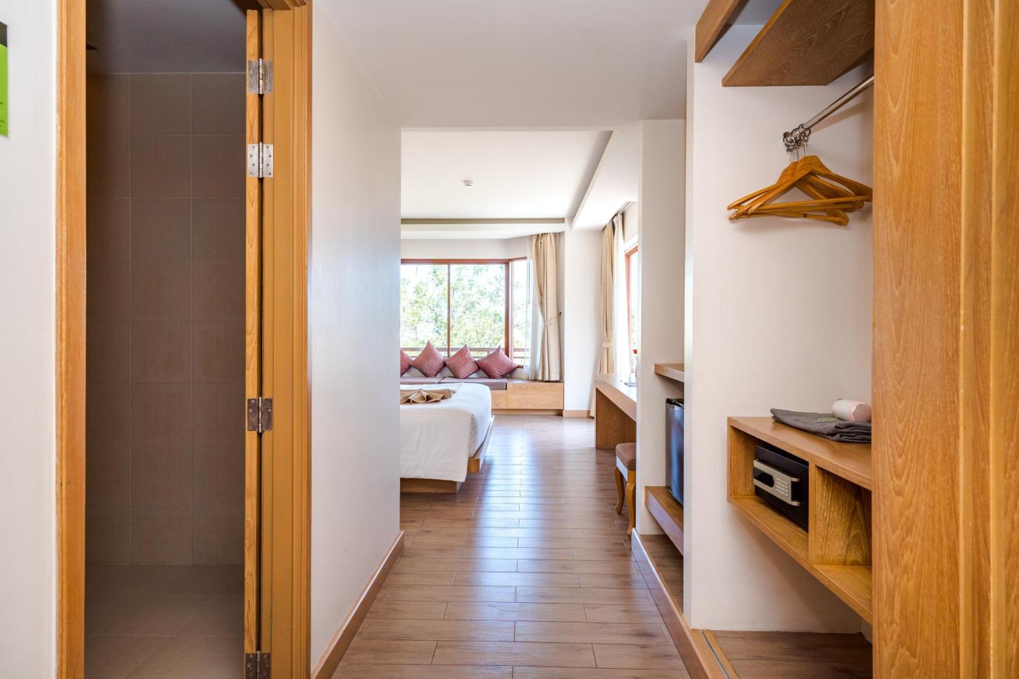 Ayrest Hua Hin Hotel Екстер'єр фото