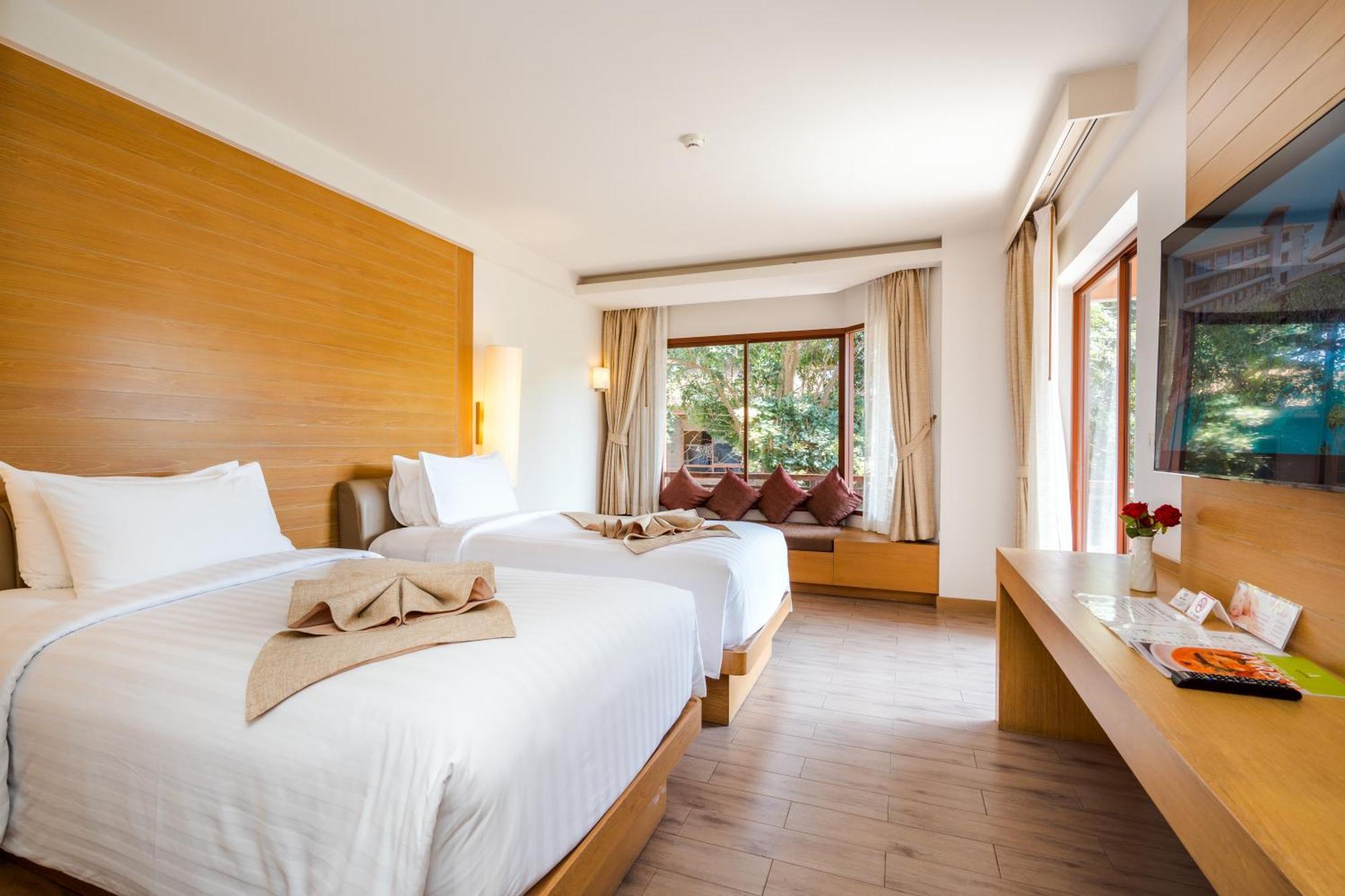 Ayrest Hua Hin Hotel Екстер'єр фото